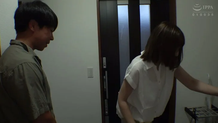 JUQ-908-C ストリップ劇場で舞う人妻